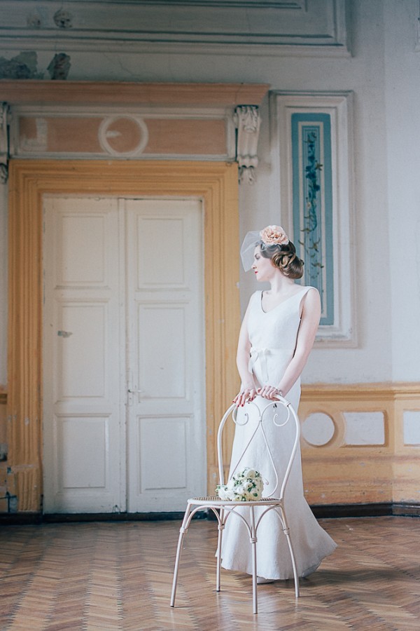 Suknelė atvira nugara